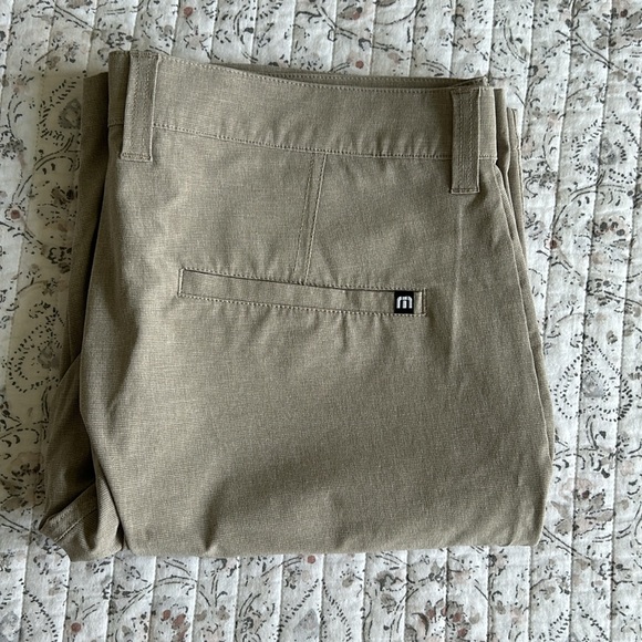 Travis Matthew Men’s Short (Light Weight 32) - Barely Used - Picture 3 of 3